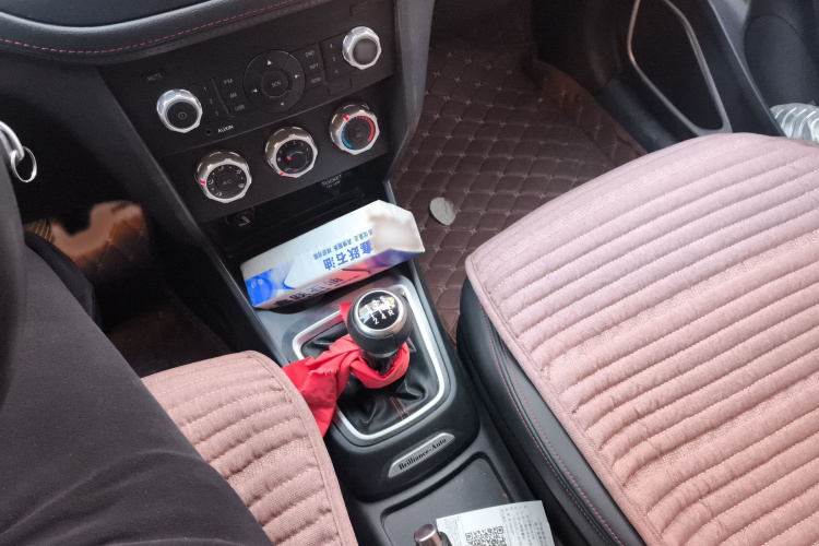 中华V3 2016款 1.5L 手动舒适型局部细节18
