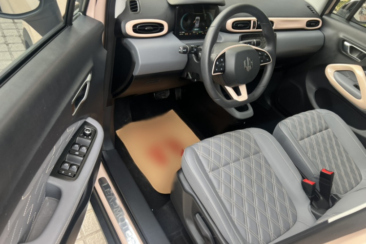 零跑汽车 零跑T03 2021款 400豪华Pro版中控内饰7011