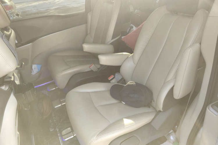 别克GL8 2011款 2.4L LT豪华商务行政版中控内饰21