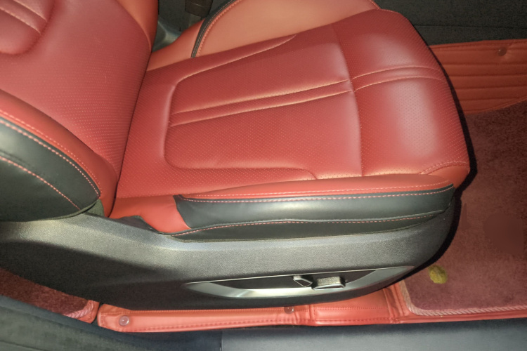 长安CS75 PLUS 2020款 2.0T 自动旗舰型局部细节41