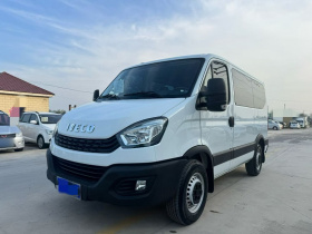 依维柯欧胜 2021款 2.0T 手动超瑞短轴低顶侧拉门F1A