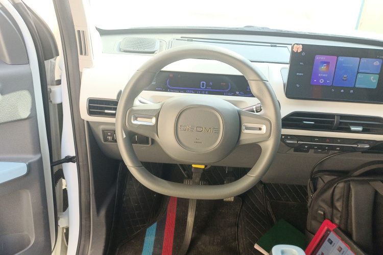 吉利银河 2024款 熊猫mini 200km 耐力熊中控内饰13