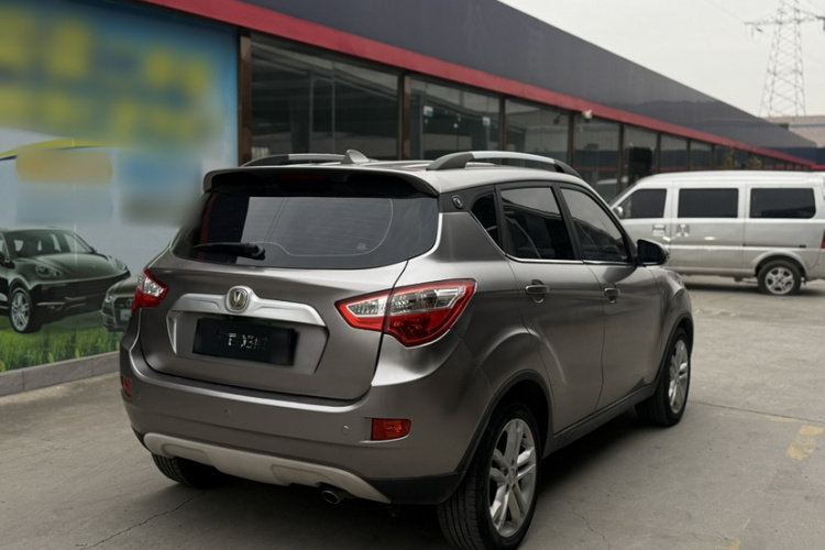 长安CS35 2016款 1.6L 自动豪华型 国V车身外观6003