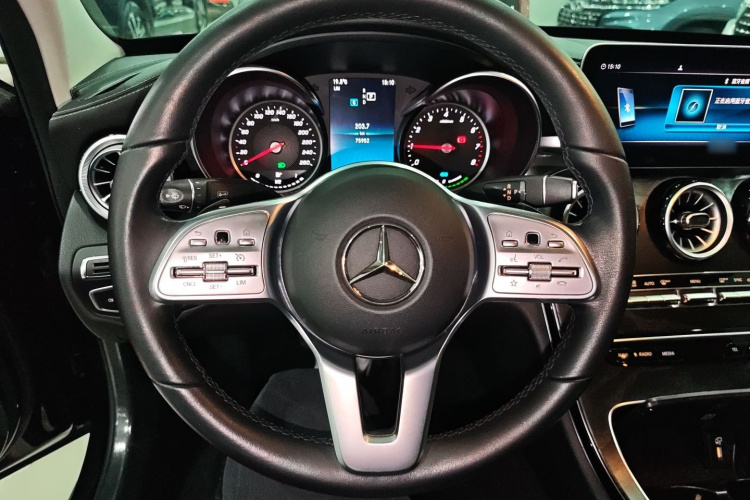 奔驰C级 2019款 C 260 L 运动版局部细节13