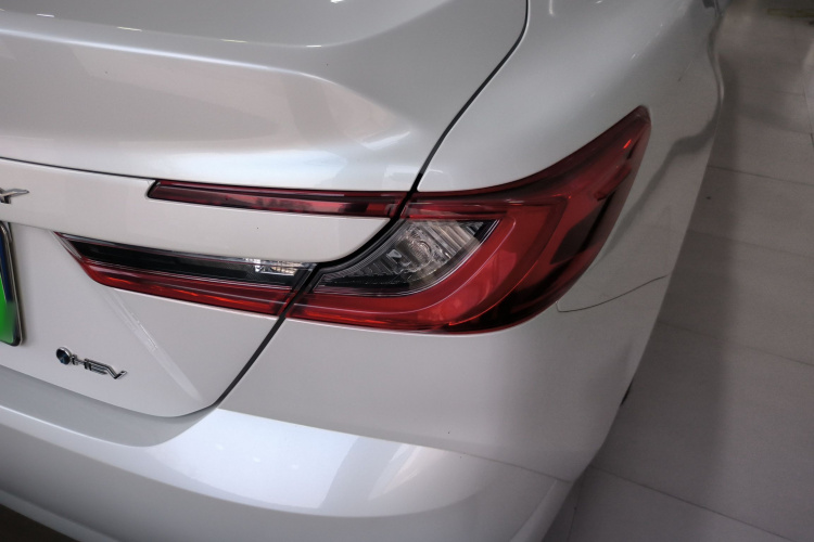 丰田 凯美瑞 2024款 双擎 2.0HGVP 豪华版车身外观6006