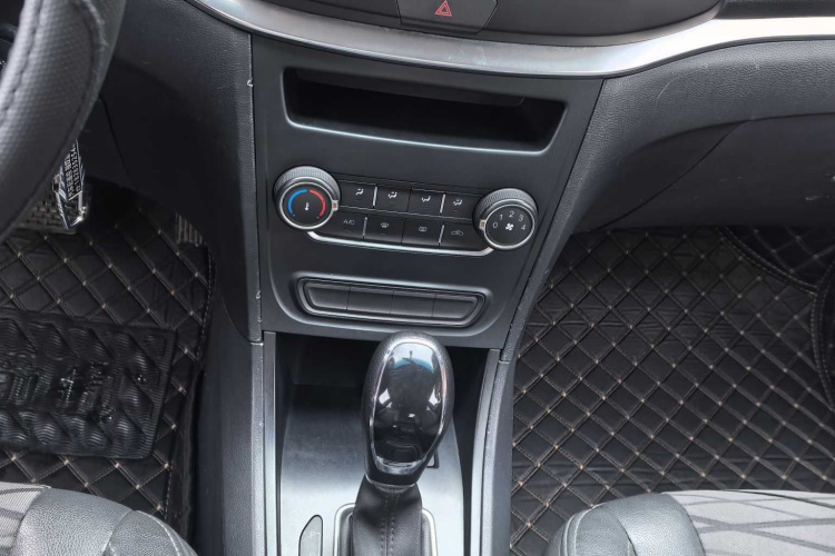 凯翼E3 2018款 1.5L 自动豪华型局部细节9003