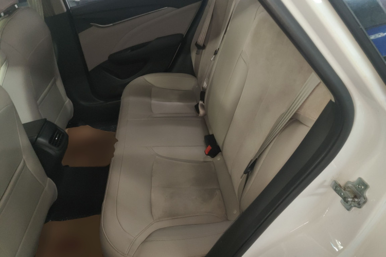 别克 英朗 2015款 15N 自动豪华型中控内饰21