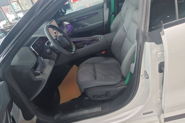 极氪001 2023款 WE版 86kWh局部细节19