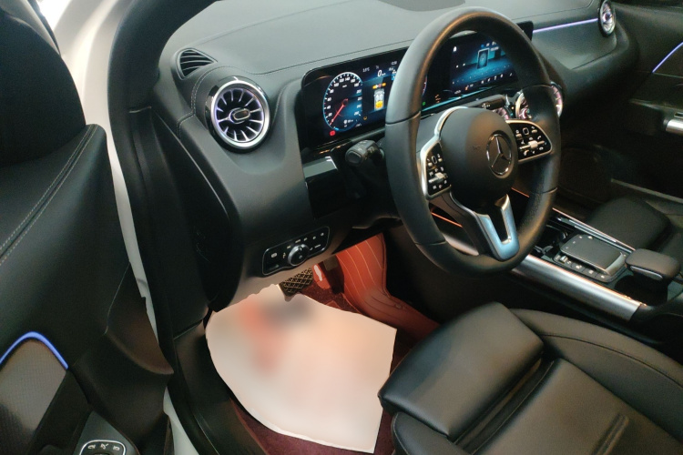 奔驰GLA 2023款 GLA 220中控内饰20