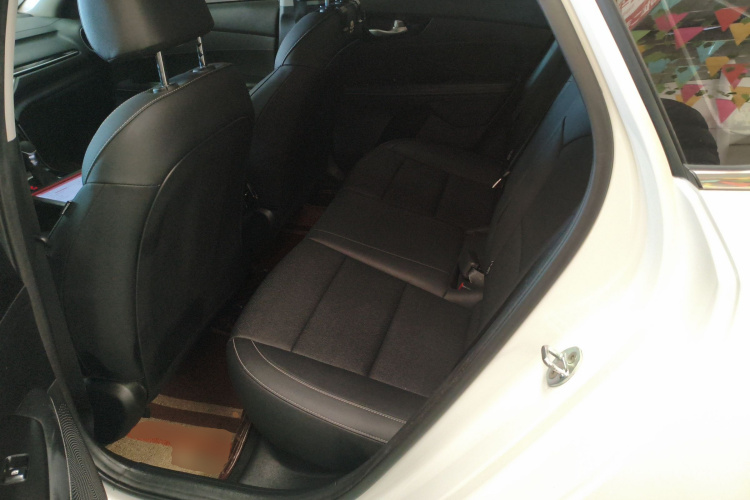 起亚K3 2021款 改款 1.5L CVT时尚版中控内饰21