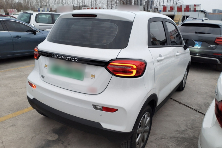 零跑汽车 零跑T03 2022款 炫晶版车身外观7