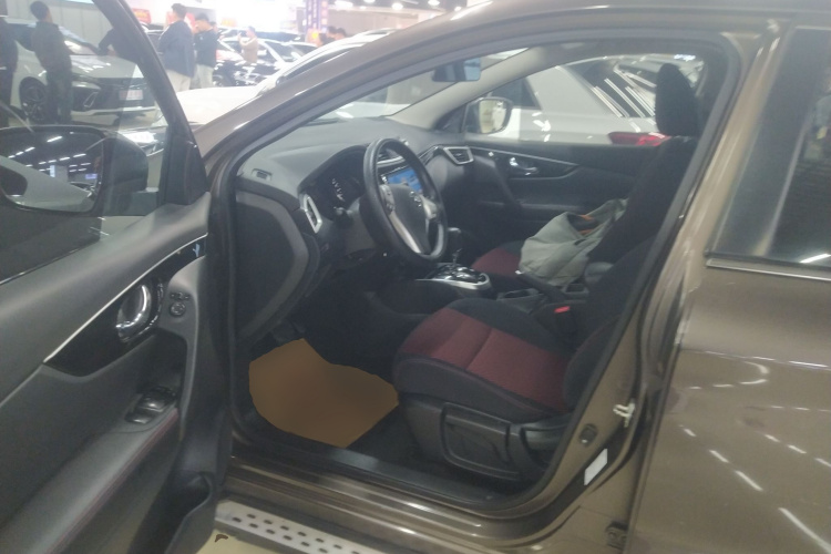 日产 逍客 2017款 2.0L CVT智享版 国V中控内饰7003