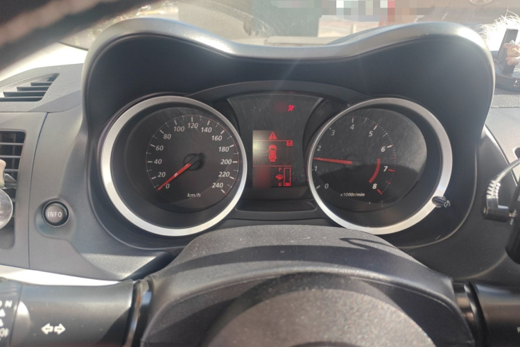 三菱 翼神 2016款 1.8L CVT黑白复刻版局部细节14