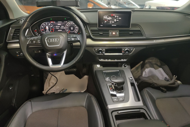 奥迪Q5L 2018款 45 TFSI 尊享时尚型 国VI中控内饰7002