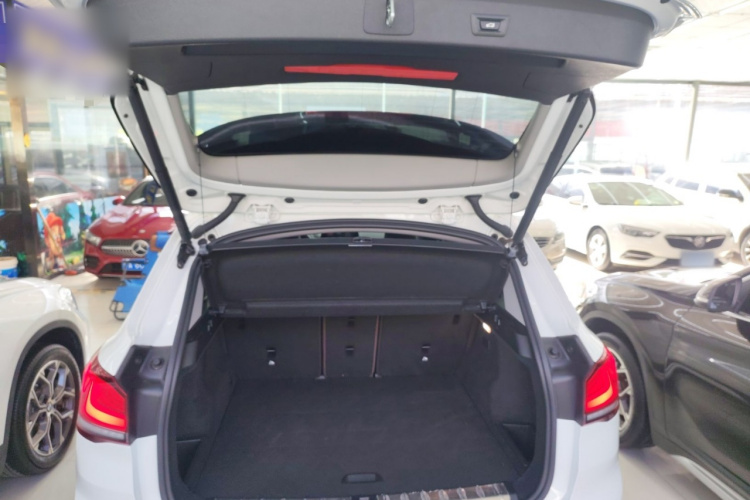 宝马X1新能源 2021款 xDrive30Le 尊享型机舱底盘23