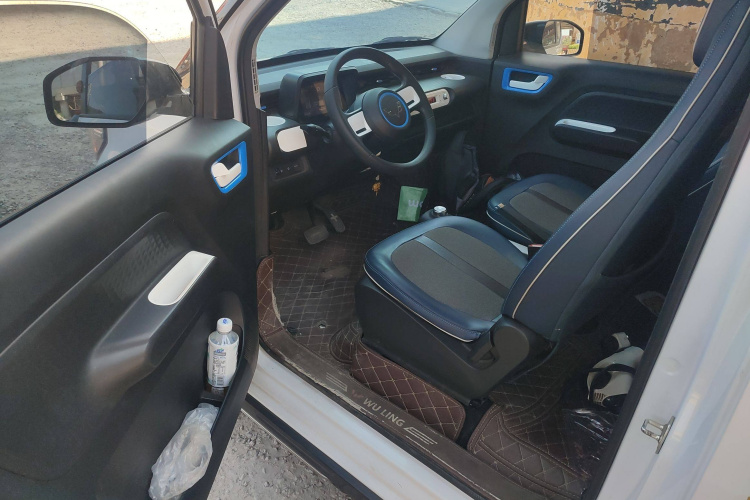 五菱汽车 宏光MINIEV 2022款 GAMEBOY 300km 玩咖款 磷酸铁锂中控内饰7003