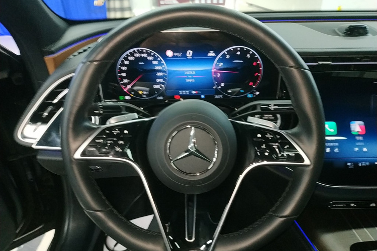 奔驰E级 2024款 E 300 L 豪华型中控内饰13