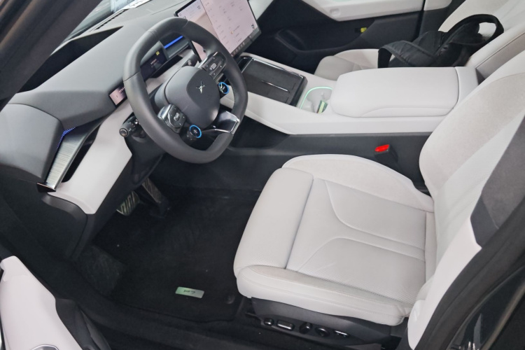 小鹏P7 2025款 702 长续航 Ultra中控内饰19