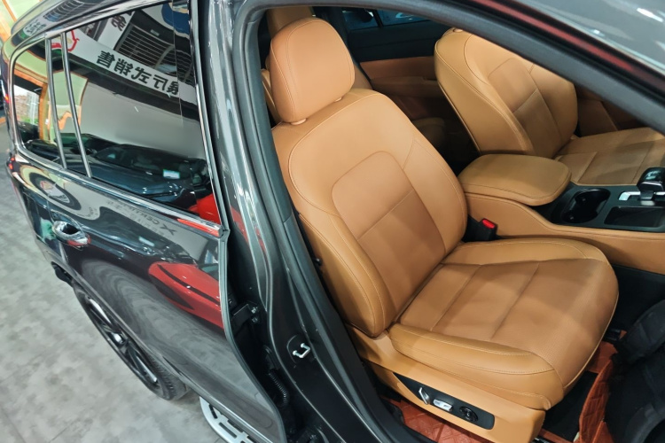 理想汽车 理想ONE 2021款 增程6座版局部细节41