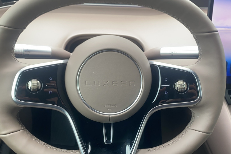 鸿蒙智行 智界R7 2025款 增程 251km Max局部细节13