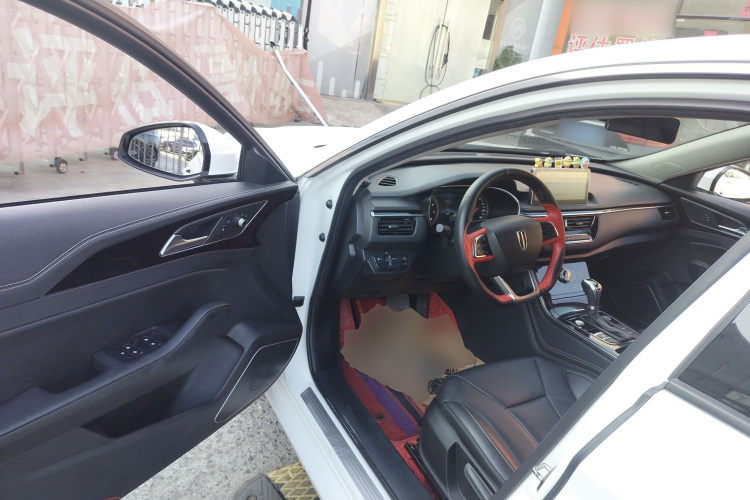 红旗H5 2019款 30TD 型动版中控内饰20