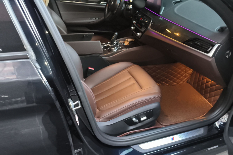 宝马5系 2019款 525Li M运动套装局部细节9005