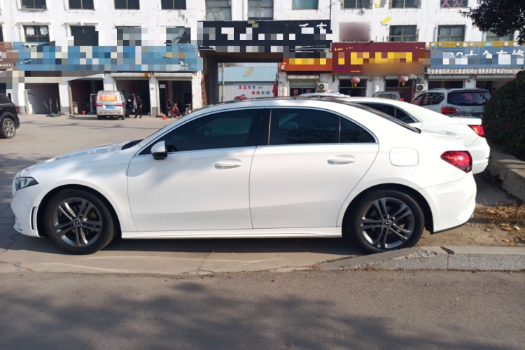 奔驰A级 2020款 改款 A 180 L 运动轿车特殊配置车身外观6003