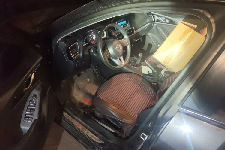 马自达3 昂克赛拉 2014款 三厢 1.5L 手动舒适型中控内饰20