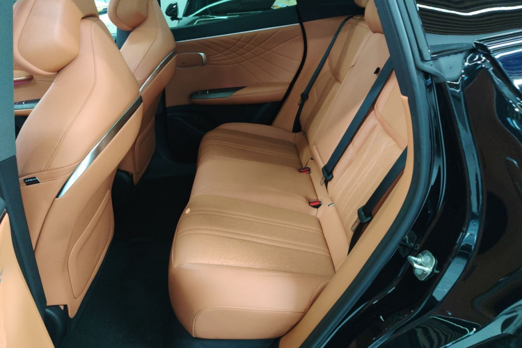 深蓝汽车 深蓝S07 2025款 215Max 华为乾崑智驾ADS SE增程版中控内饰21