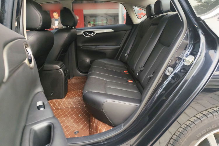 日产 轩逸 2014款 1.6XV CVT尊享版中控内饰21