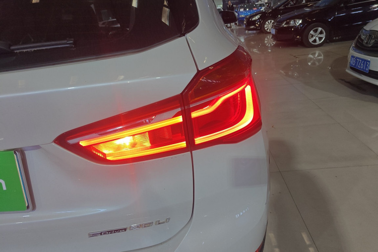 宝马X1 2019款 sDrive20Li 领先型车身外观9