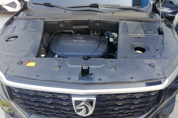 宝骏530 2021款 全球车周年纪念版 1.5T CVT豪华型 5座机舱底盘24