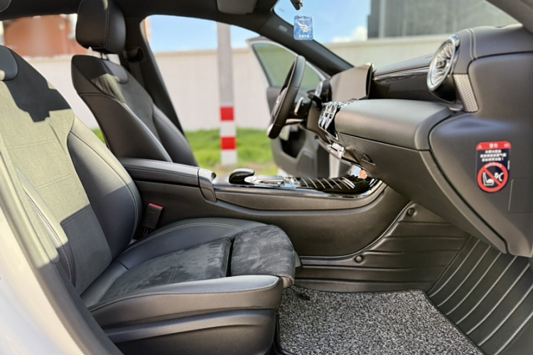 奔驰A级 2022款 改款三 A 200 L 运动轿车时尚型中控内饰7011