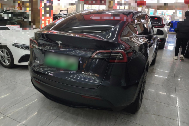 特斯拉 Model Y 2024款 长续航全轮驱动版车身外观7