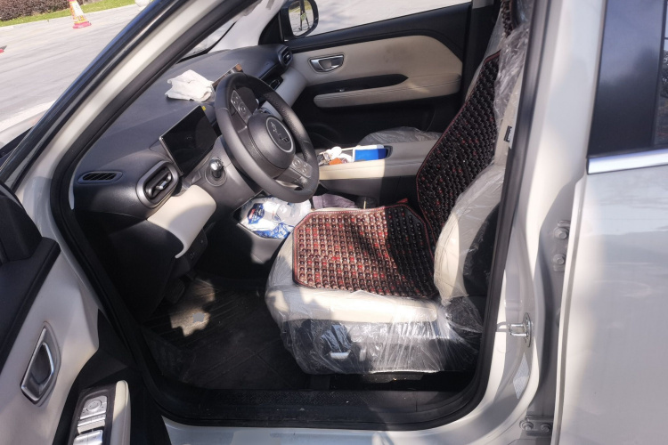 五菱汽车 五菱缤果PLUS 2024款 330km 五座版中控内饰19