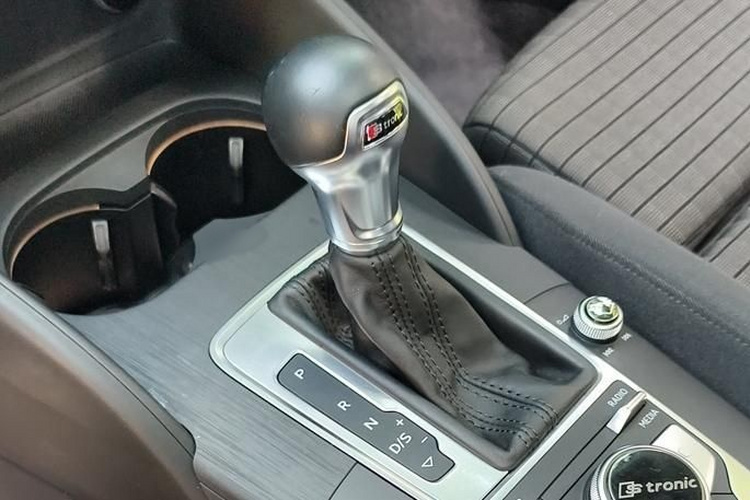 奥迪A3 2018款 30周年年型 Limousine 40 TFSI 运动型局部细节18