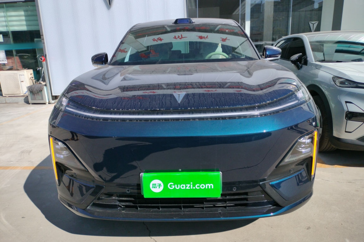 深蓝汽车 深蓝S09 2025款 四驱Ultra+ 高定版车身外观2