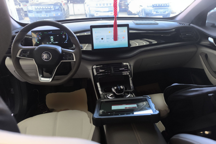 比亚迪 秦PLUS 2024款 荣耀版 DM-i 55KM领先型中控内饰12