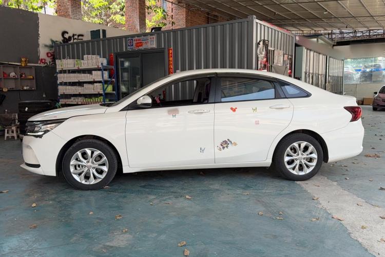 广汽传祺 传祺GA4 2018款 150N 自动豪华版车身外观4