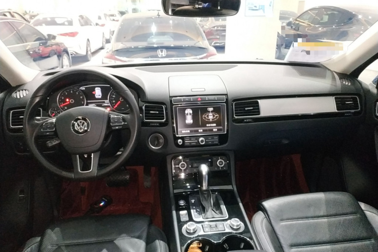 大众 途锐 2017款 3.0TSI 拓界版中控内饰12