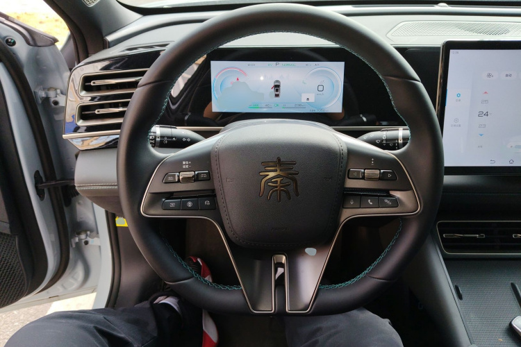 比亚迪 秦L 2024款 DM-i 120KM超越型中控内饰13