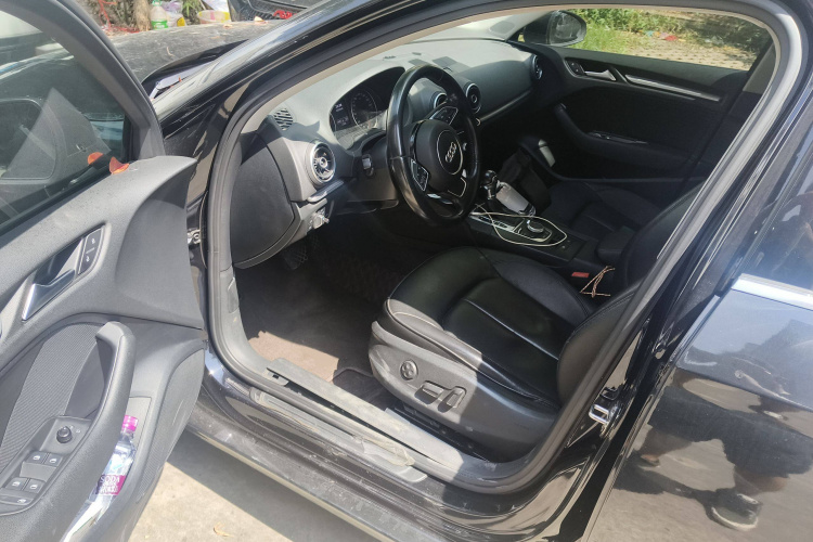 奥迪A3 2016款 Limousine 35 TFSI 领英型中控内饰7003