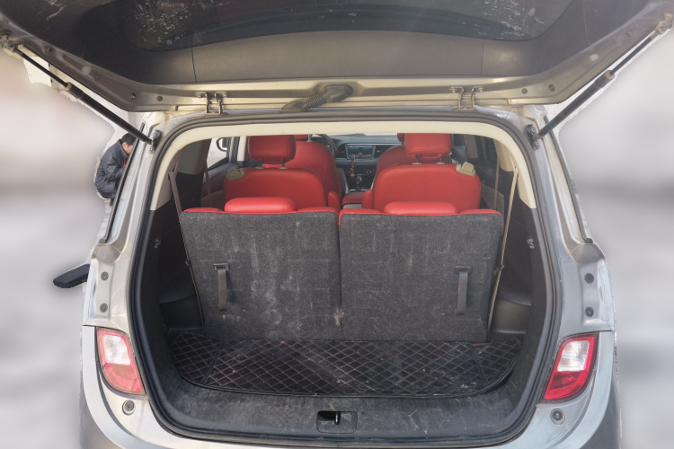 别克GL6 2019款 18T 6座精英型 国VI局部细节23