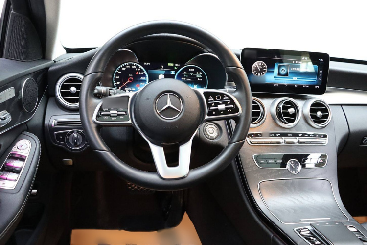 奔驰C级(进口) 2020款 改款 C 260 旅行轿车局部细节13