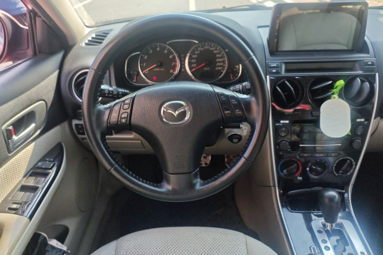 马自达6 2012款 2.0L 自动时尚型中控内饰13