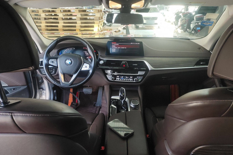 宝马5系 2020款 530Li 尊享型 豪华套装中控内饰12