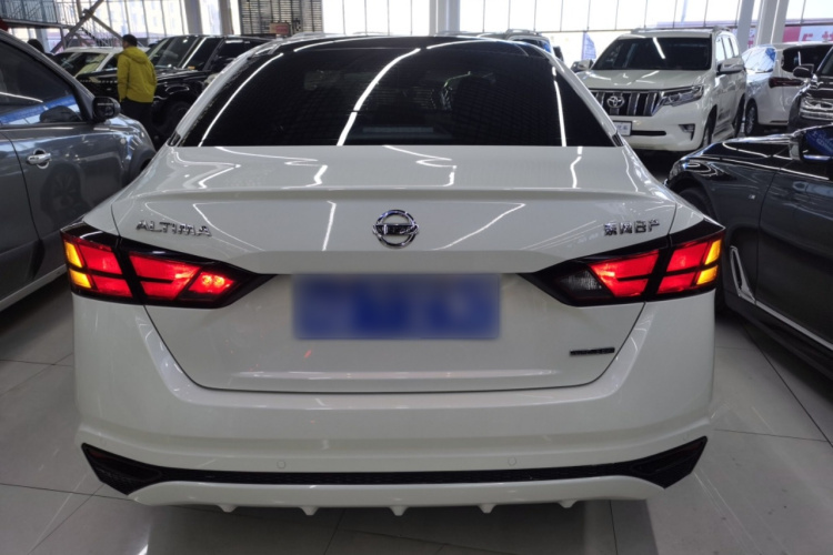 日产 天籁 2021款 2.0L XL Upper AD1 智行领航版车身外观6