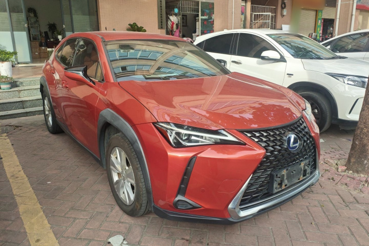 雷克萨斯UX 2019款 260h 探·酷版 国VI车身外观3