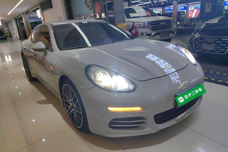 保时捷 2014款 Panamera 4 3.0T车身外观3