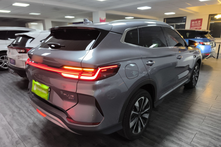 比亚迪 宋PLUS新能源 2025款 DM-i 智驾版 112KM 尊荣型车身外观7